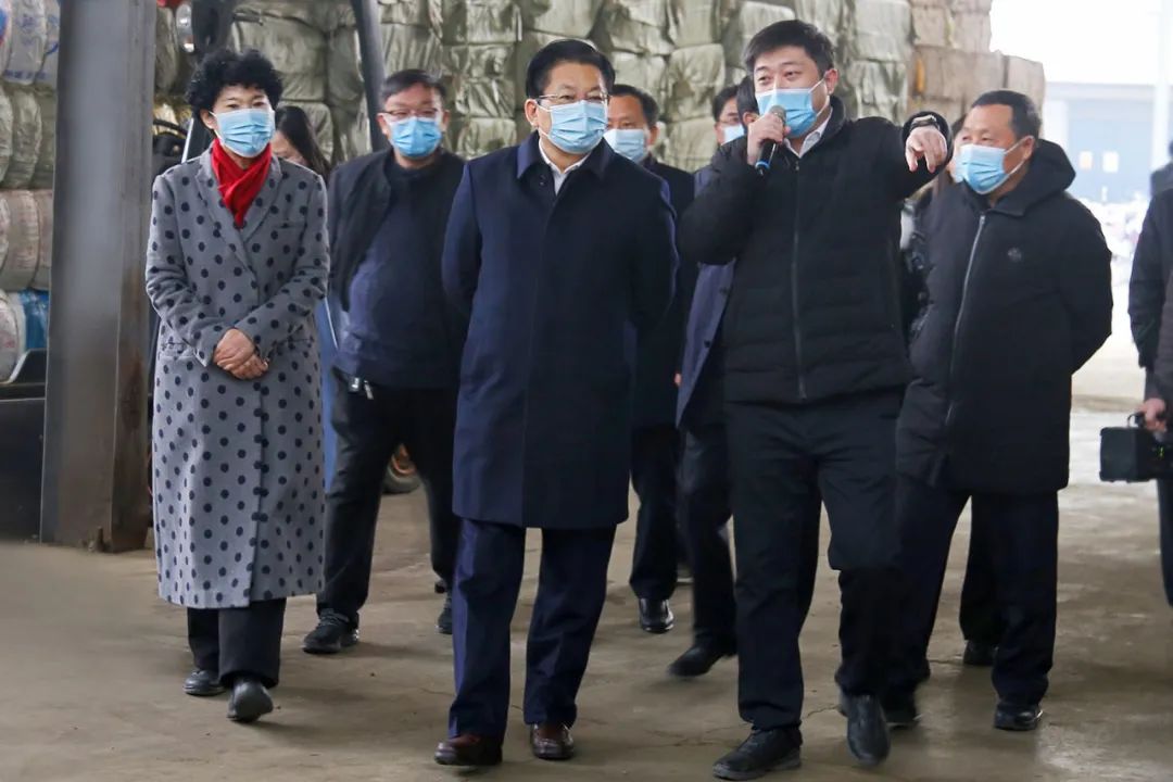 【集团动态】提质增效强龙头、助力发展高质量-市委书记朱是西到南阳仙草健康集团调研
